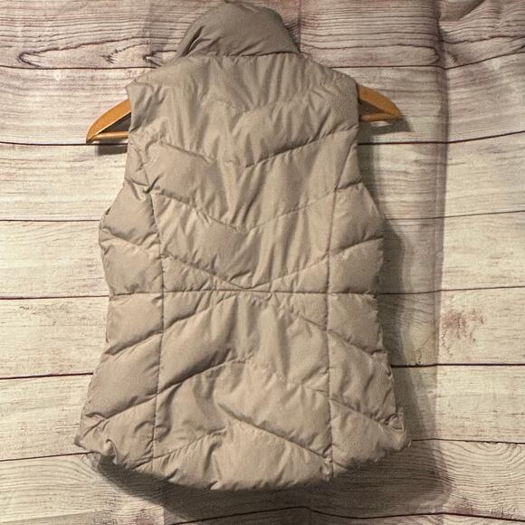 J Crew Women's Down Filled Puffer Vest with Sherpa Lining Beige XS - Picture 4 of 10